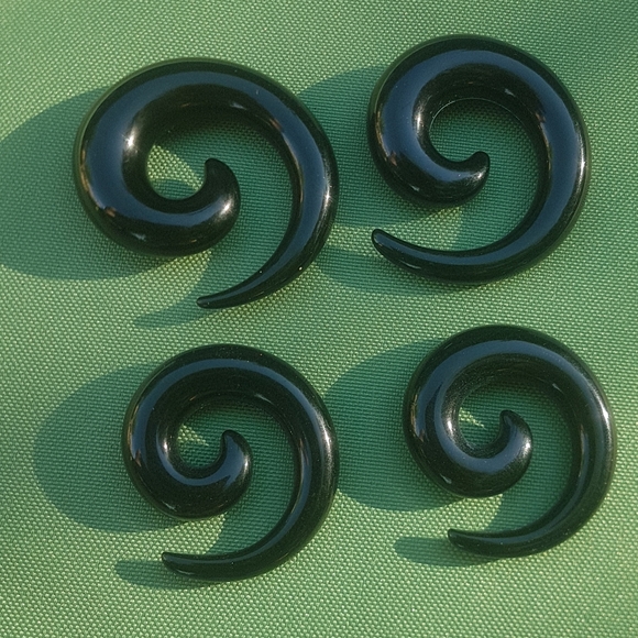 👂🏻Large Spiral Ear Lobe Tunnel Stretchers - Picture 8 of 9